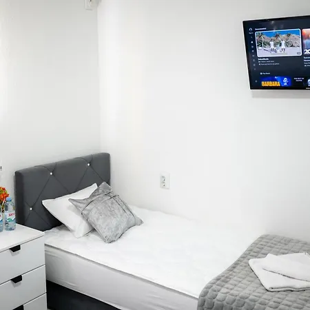 Felicita Hostel *